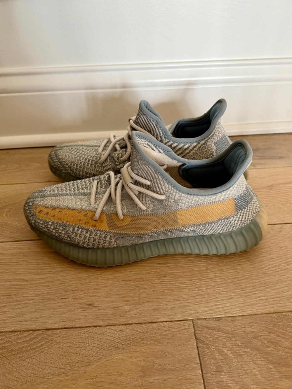 Yeezy Boost 350 V2 Israfil - Picture 2 of 4
